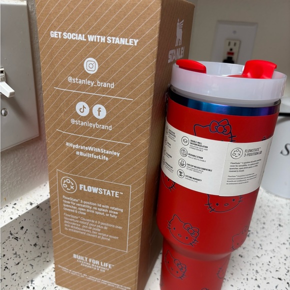 Stanley Red Hello Kitty Quencher H2.0 Tumbler - Picture 6 of 7